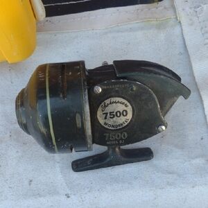 7500 Shakespeare Wondercast Black Fishing Reel